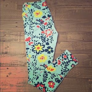 LulaRoe OS leggings. Never worn without tags